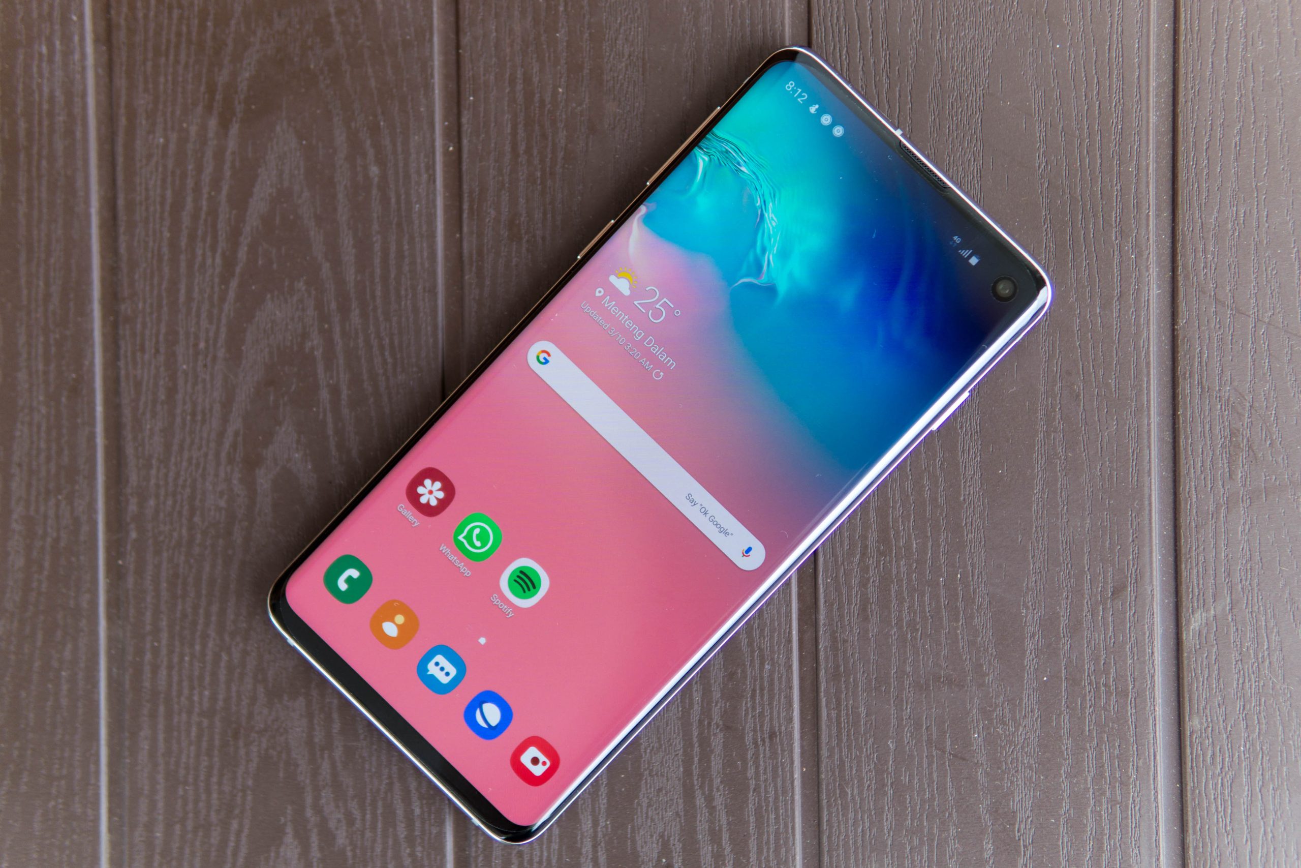 Galaxy S10 + LED View Cover Review